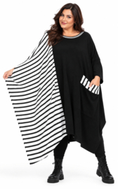 AKH oversized gebreide tuniek/jurk  apart stretch zwart/wit