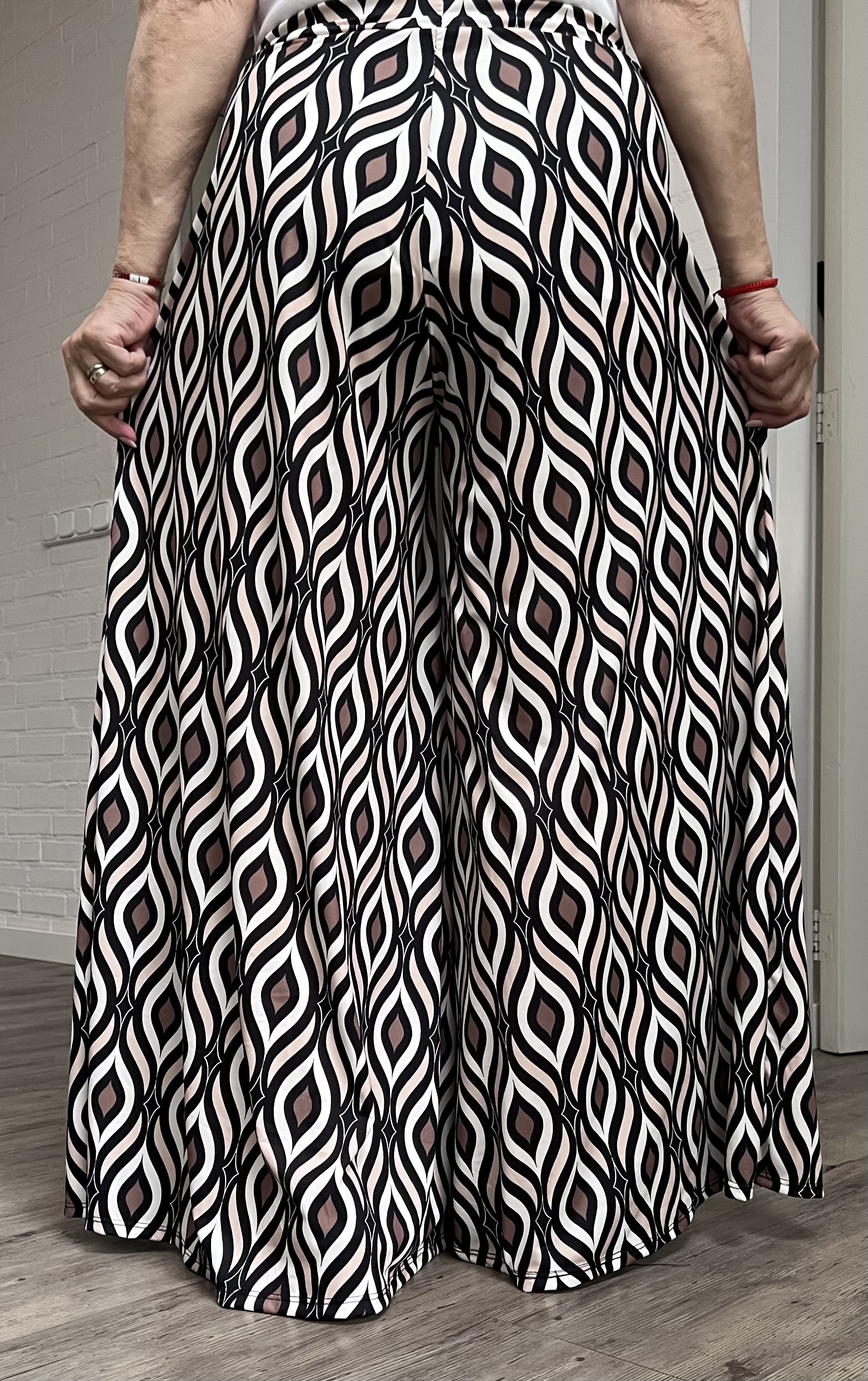 ITALY Mode jersey viscose  wijde broek apart /zeer rekbaar/zwart/beige