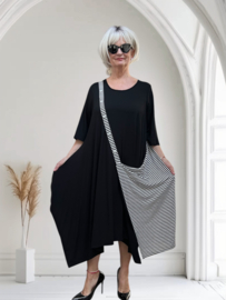 Naveed  viscose jersey A-lijn jurk stretch zwart/wit