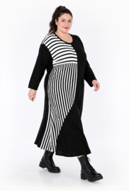 AKH oversized gebreide  tuniek/jurk  apart stretch zwart/wit