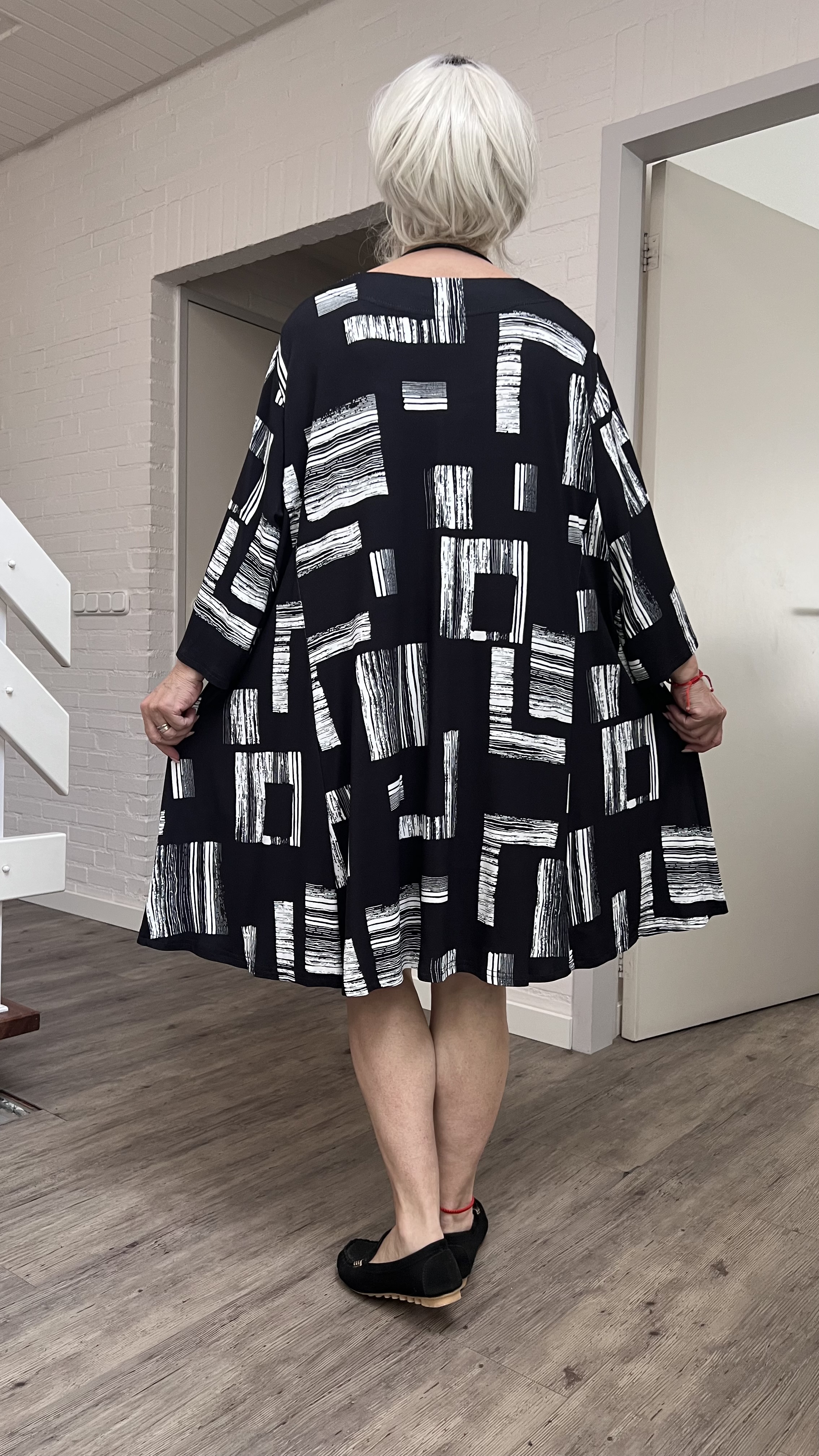 New Jersey oversized viscose A-lijn jurk/tuniek / stretch/zwart/wit