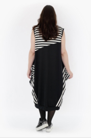 AKH oversized viscose jersey ballon jurk  apart/stretch zwart/wit