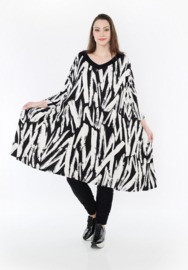 AKH oversized viscose A-lijn jurk / apart /stretch /zwart/wit