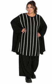AKH oversized gebreide tuniek/poncho  apart stretch zwart/wit
