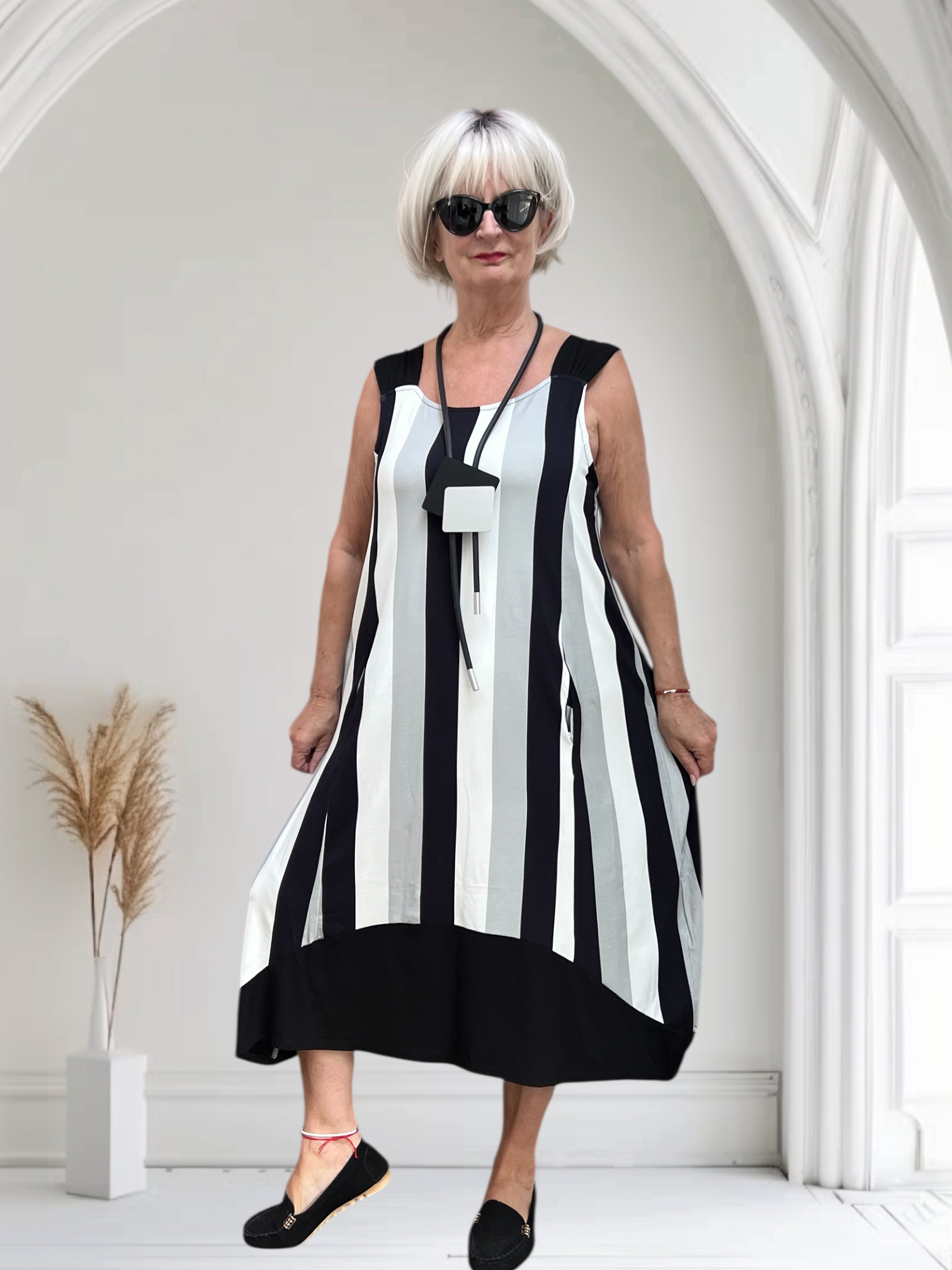 Naveed  oversized viscose jersey A-lijn jurk stretch/ wit/zwart/grijs