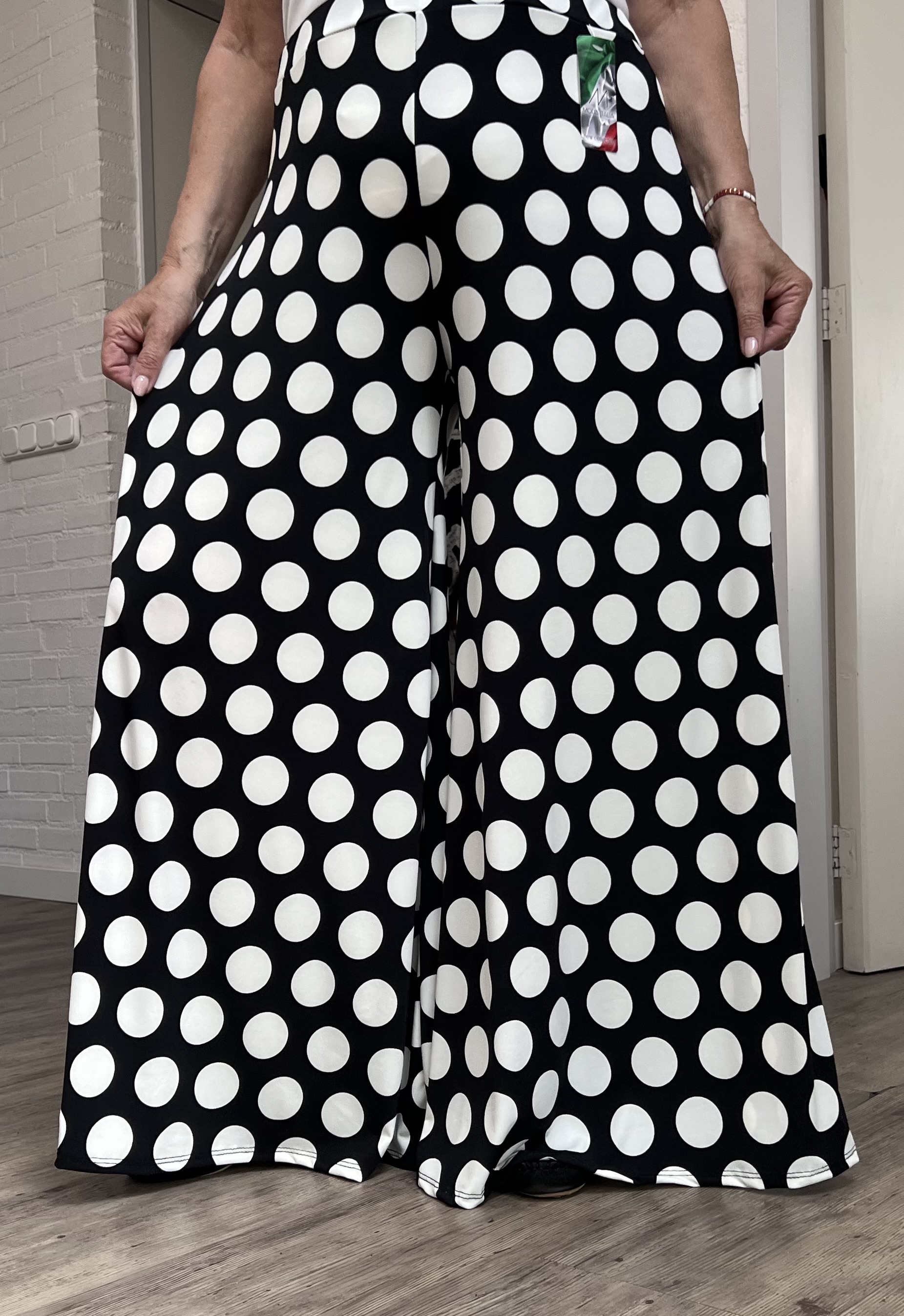 ITALY Mode jersey viscose  wijde broek apart /zeer rekbaar/zwart/wit
