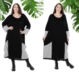 AKH oversized gebreide  tuniek/jurk  apart stretch zwart/wit