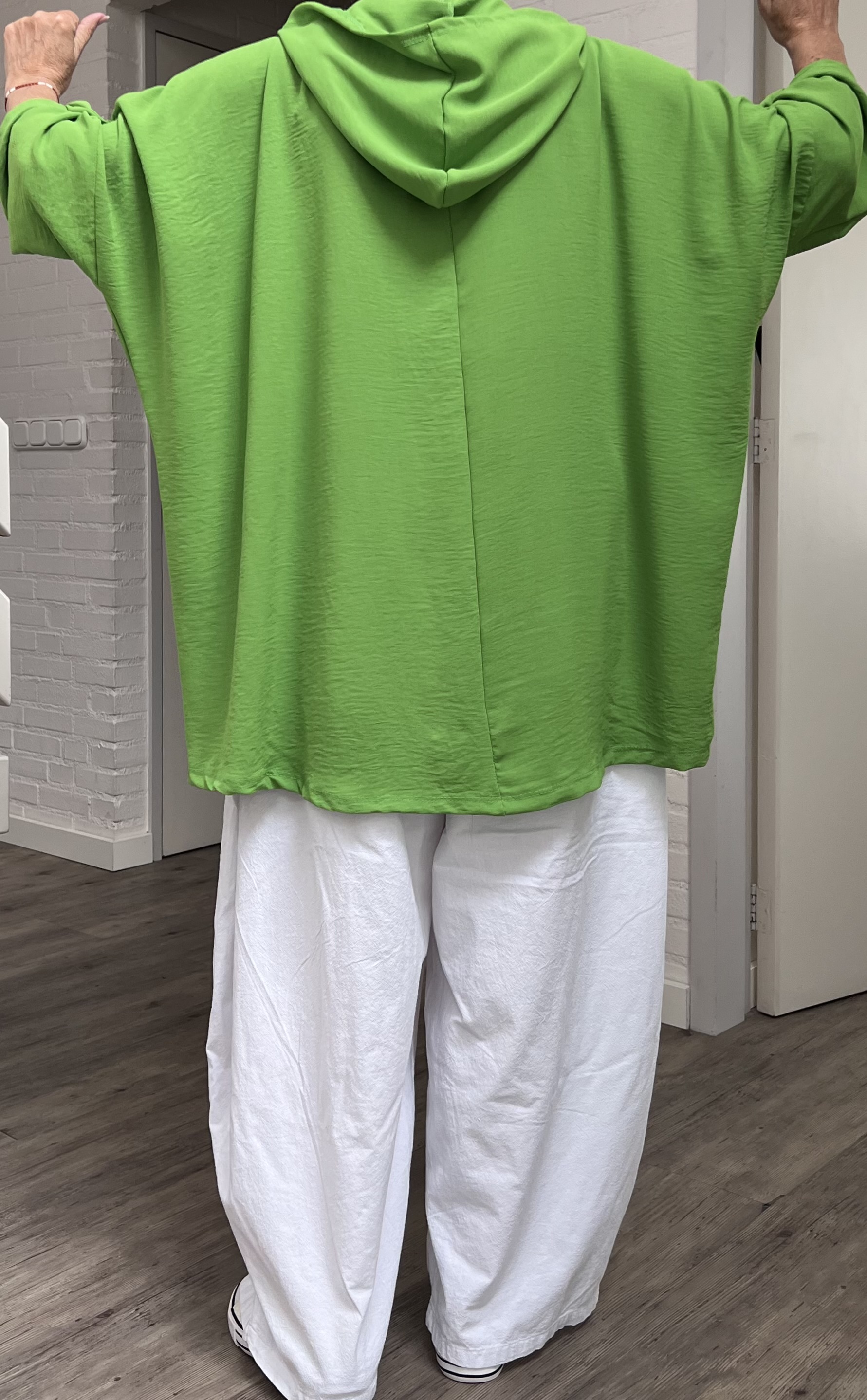 ITALIA oversized viscose top/tuniek met capuchon