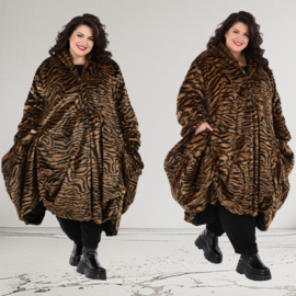 AKH oversized winterjas in ballonvorm van zware bontkwaliteit gevoerd