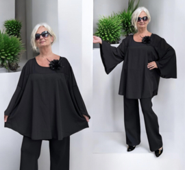ITALIA oversized A-lijn blouse met broche zwart/gevoerd