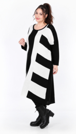 AKH oversized gebreide  tuniek/jurk  apart stretch zwart/wit