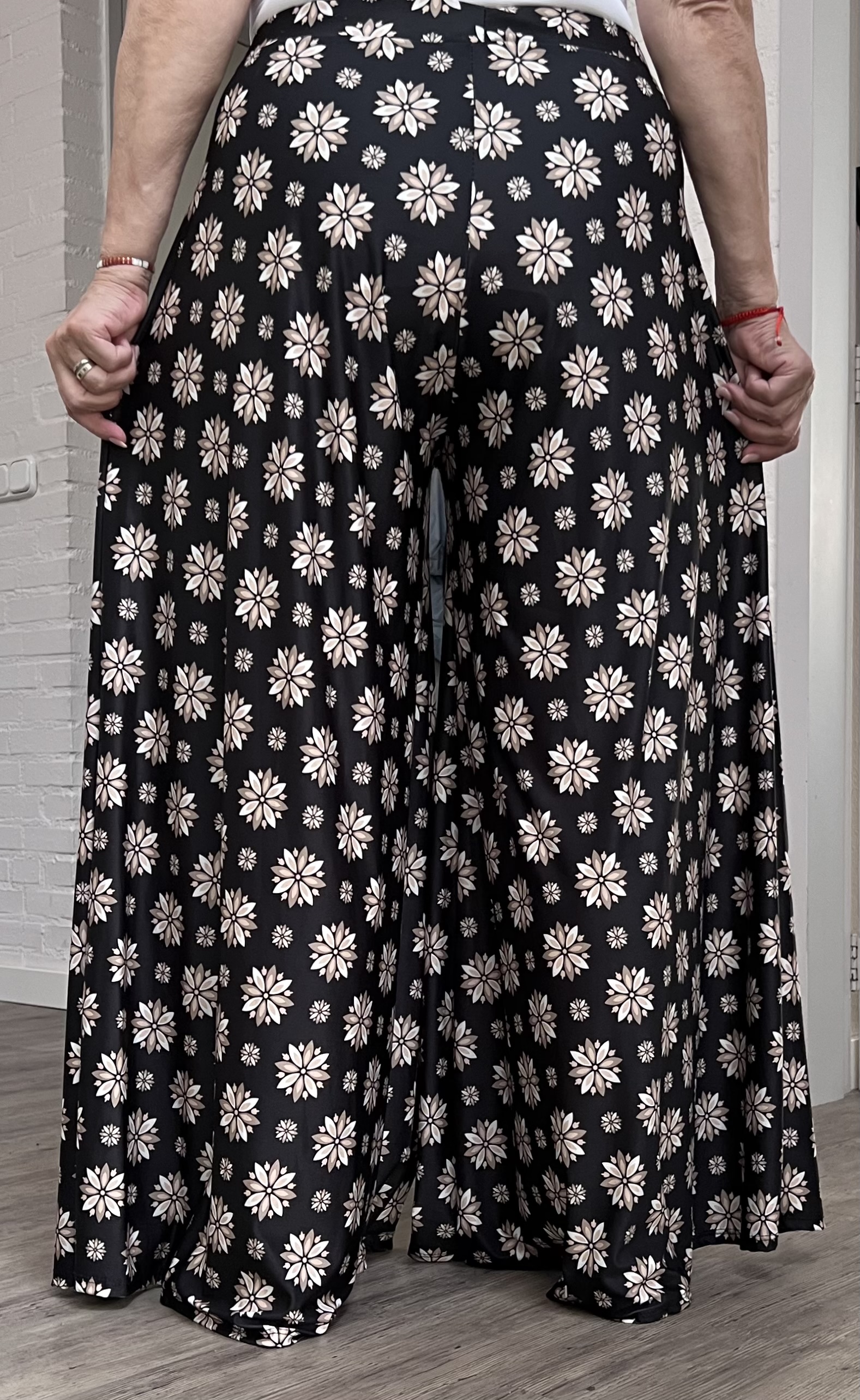 ITALY Mode jersey viscose  wijde broek apart /zeer rekbaar/zwart/beige