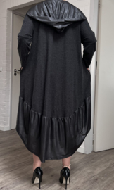 SASHA Diva oversized viscose A-lijn jurk  zwart/stretch