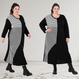 AKH oversized gebreide  tuniek/jurk  apart stretch zwart/wit