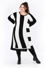 AKH oversized gebreide  tuniek/jurk  apart stretch zwart/wit