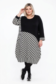 AKH oversized viscose jersey ballon jurk  apart/stretch zwart/wit
