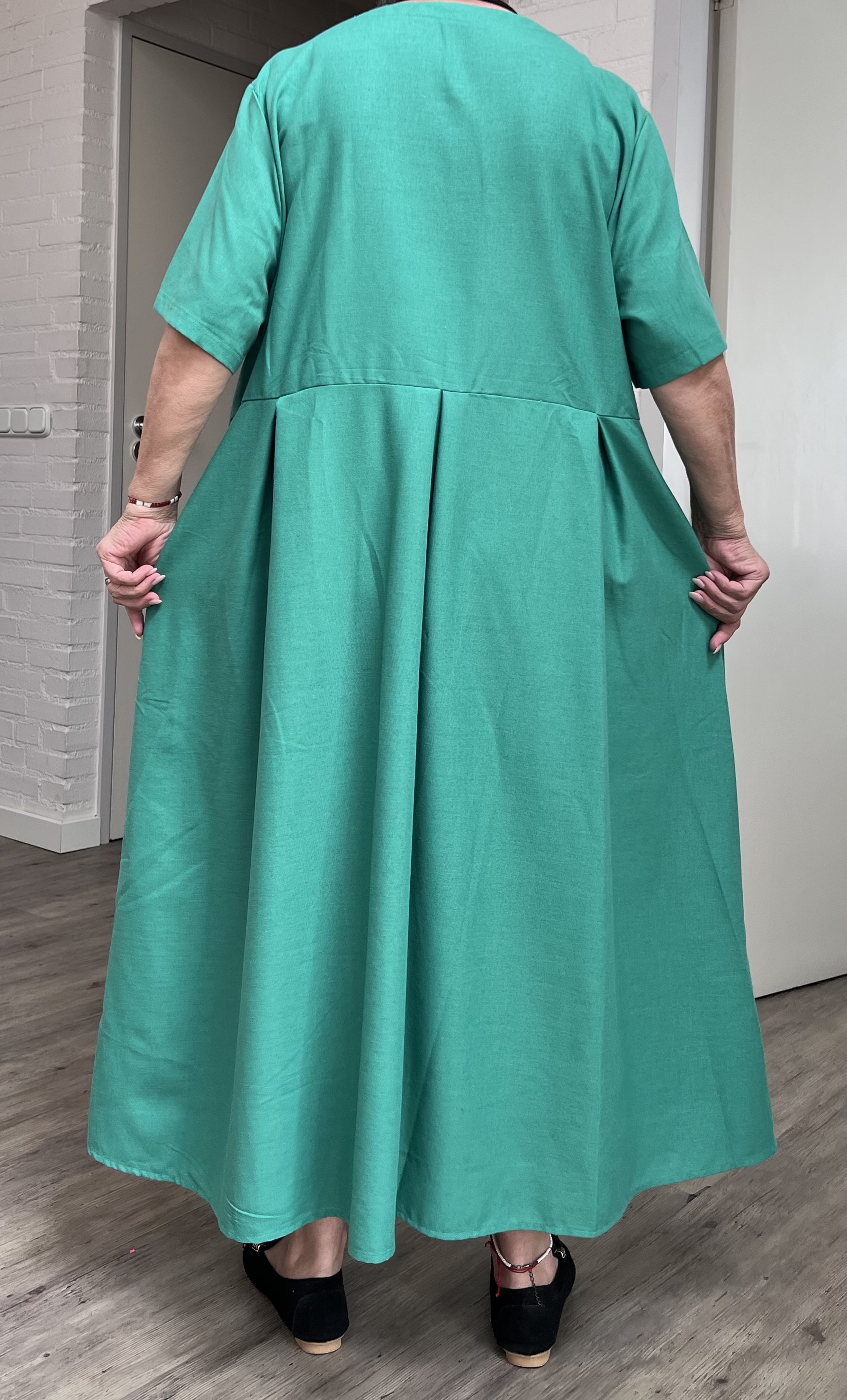 ITALIA  MODA  linnen/viscose wijde jurk met zakken apart