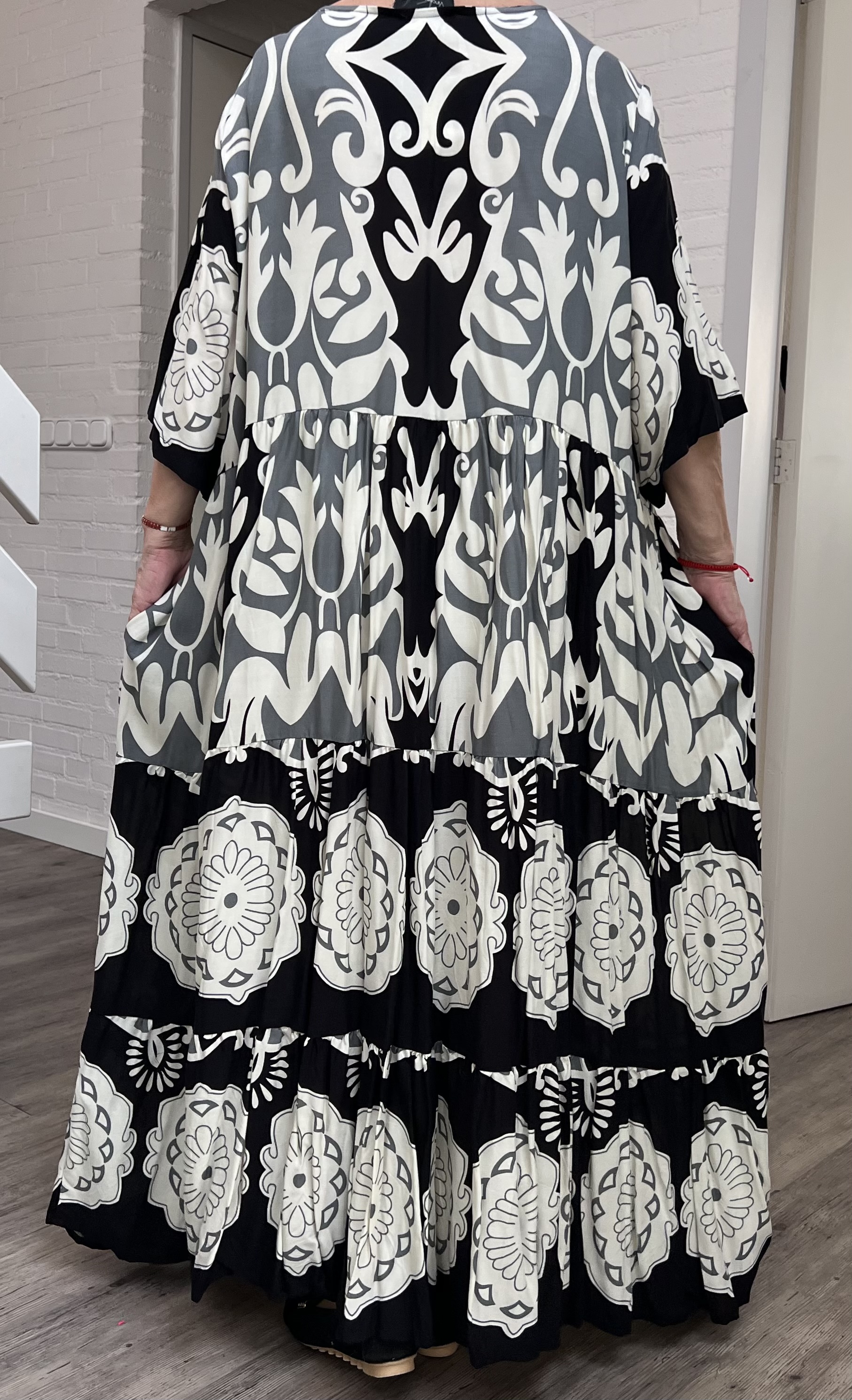 Vincenzo Allocca oversized viscose  BOHO A-lijn jurk apart/zwart/wit/grijs