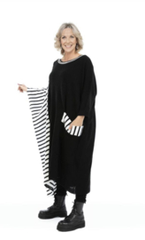 AKH oversized gebreide tuniek/jurk  apart stretch zwart/wit