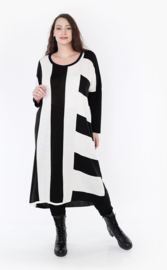AKH oversized gebreide  tuniek/jurk  apart stretch zwart/wit
