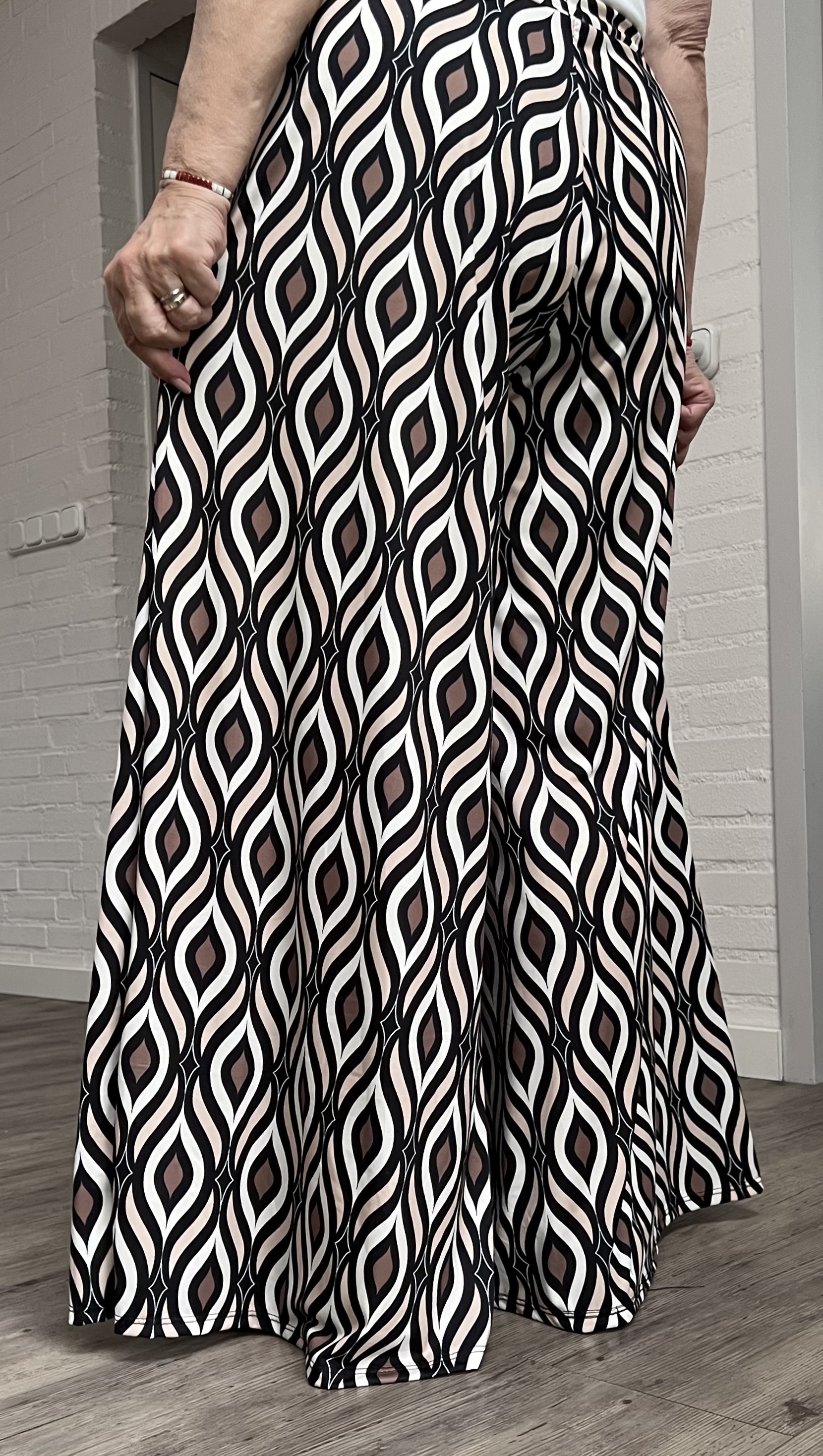 ITALY Mode jersey viscose  wijde broek apart /zeer rekbaar/zwart/beige