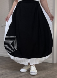 SINNE design.. viscose/linnen  rok/zwart/wit