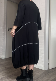 AKH oversized viscose ballon jurk apart stretch zwart/wit