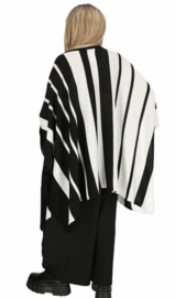 AKH oversized gebreide tuniek/poncho  apart stretch wit/zwart