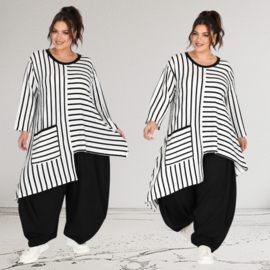 AKH oversized gebreide tuniek/jurk  apart stretch wit/zwart