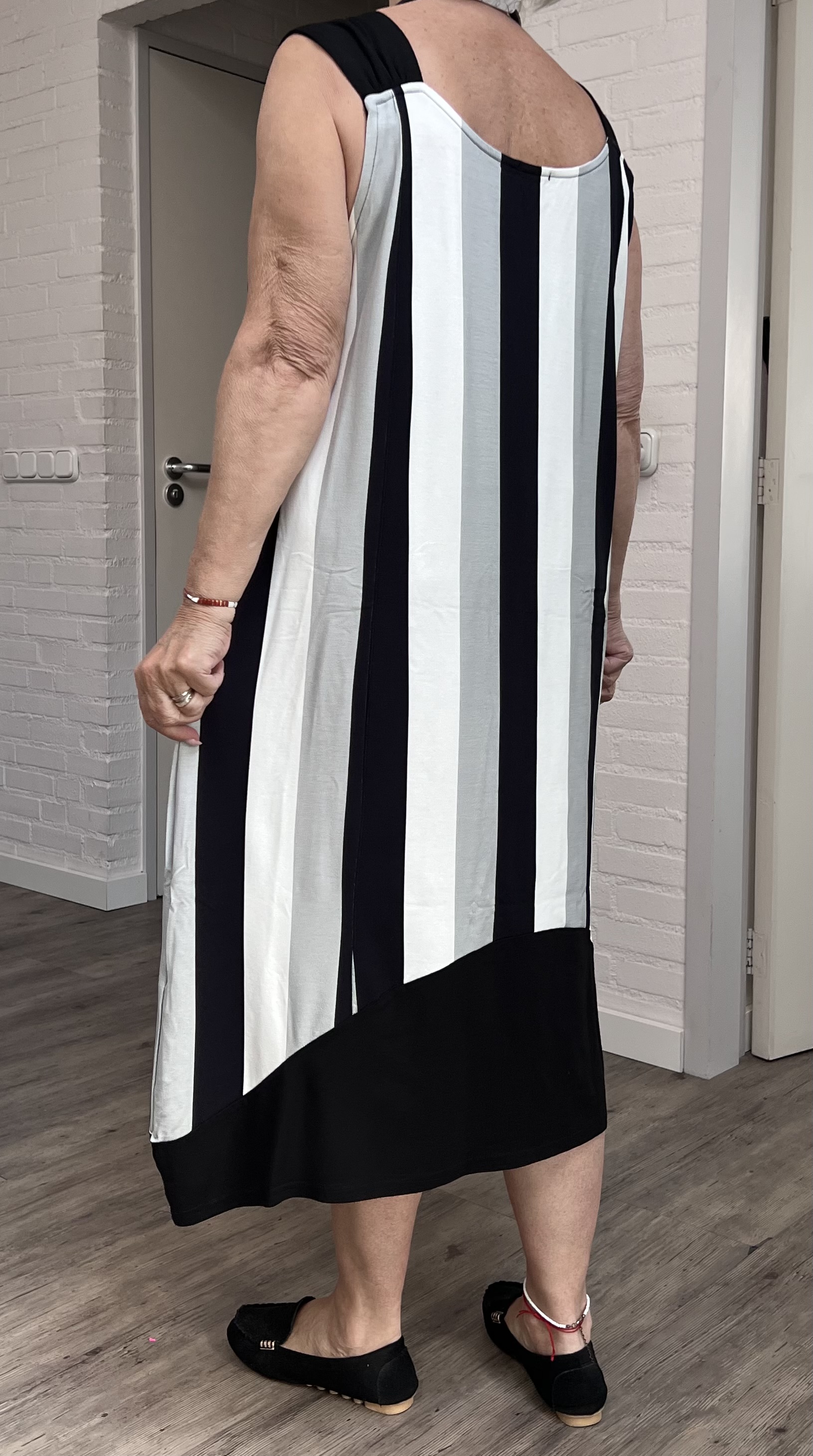 Naveed  oversized viscose jersey A-lijn jurk stretch/ wit/zwart/grijs