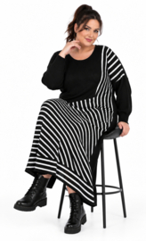 AKH oversized gebreide  tuniek/jurk  apart stretch zwart/wit