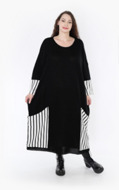 AKH oversized gebreide  tuniek/jurk  apart stretch zwart/wit