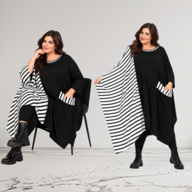 AKH oversized gebreide tuniek/jurk  apart stretch zwart/wit