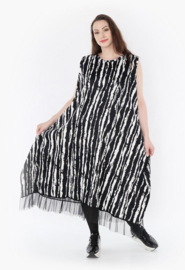 AKH oversized viscose jersey jurk apart/stretch zwart/wit