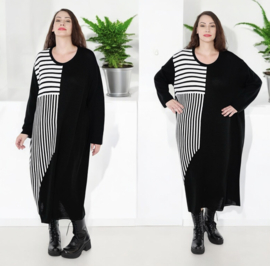 AKH oversized gebreide  tuniek/jurk  apart stretch zwart/wit