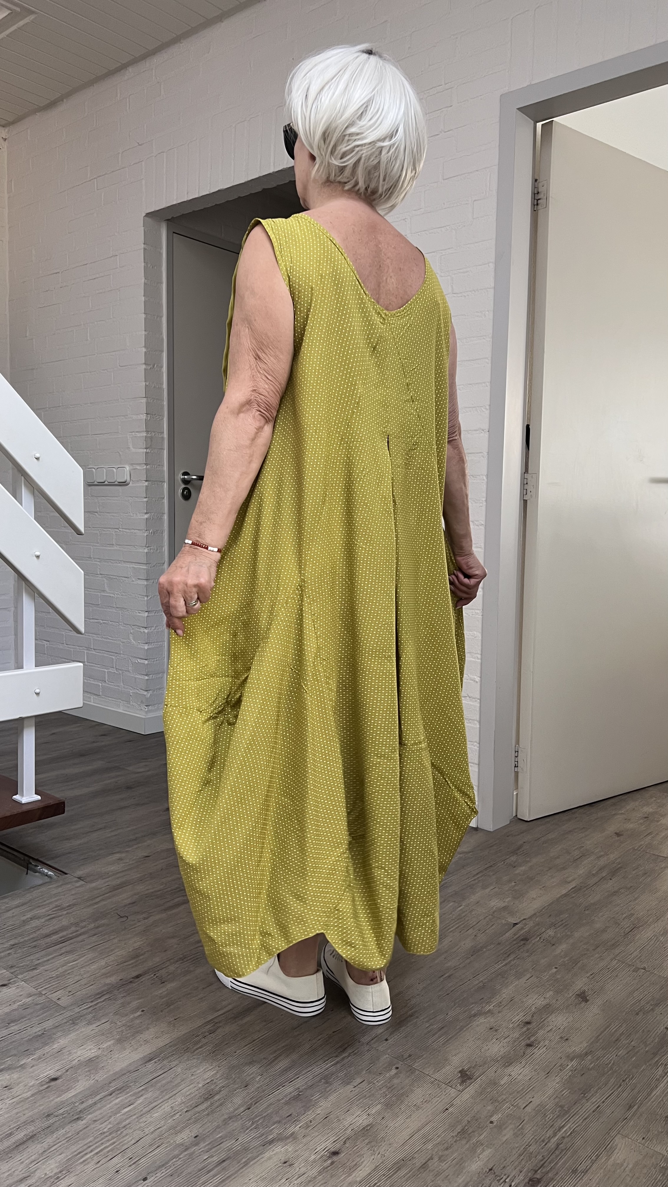 LUUKAA oversized viscose A-lijn jurk/apart