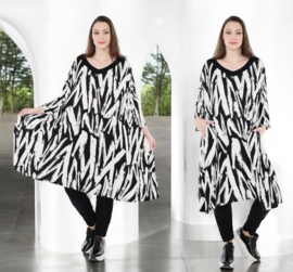 AKH oversized viscose A-lijn jurk / apart /stretch /zwart/wit