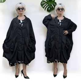 Moonshine oversized tussenjas waterbestendig met knoopsluiting zwart
