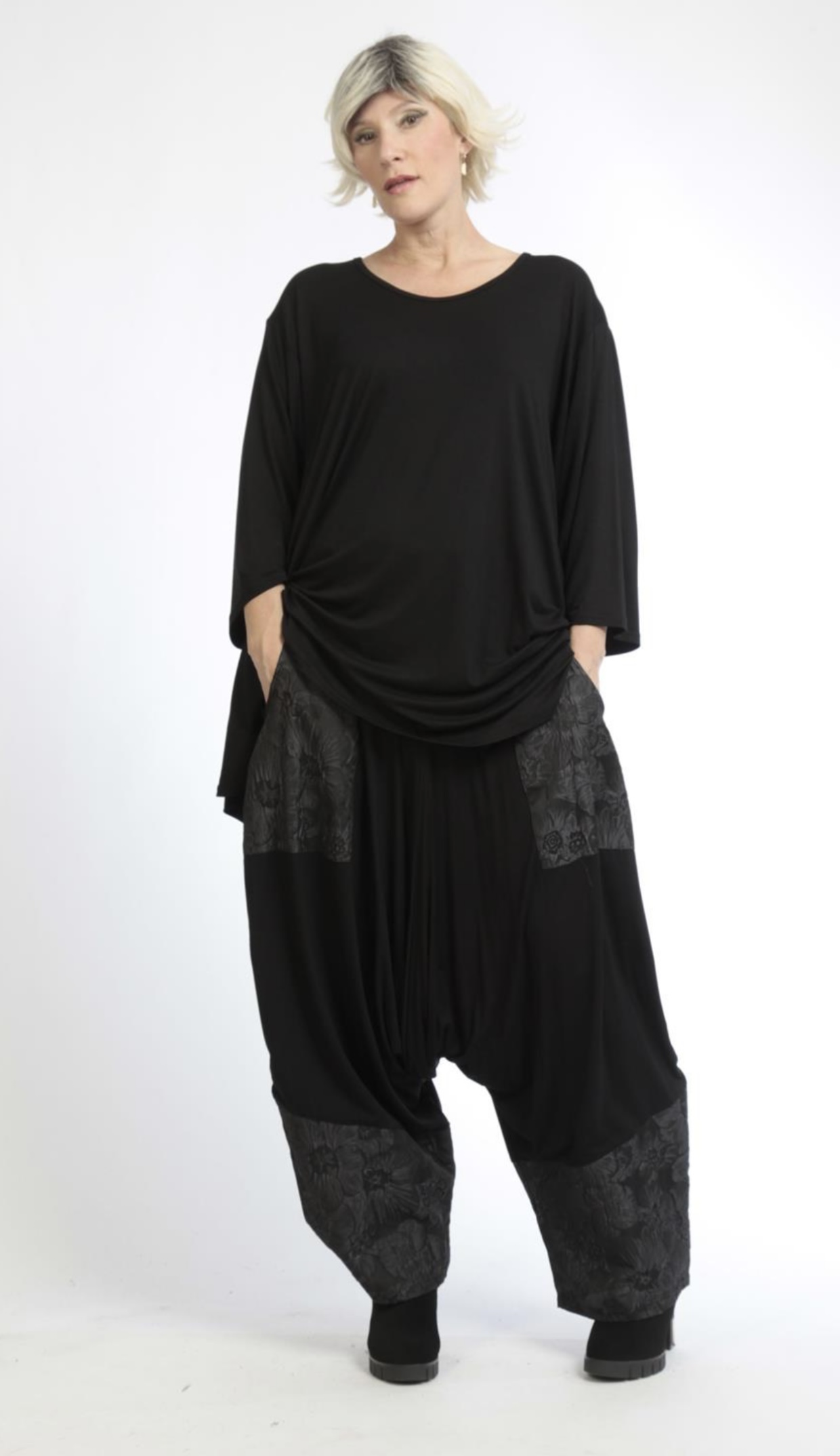 AKH oversized viscose harembroek stretch zwart