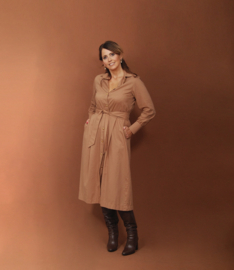 Haer Dress 22 - Blousejurk met strikceintuur in camel