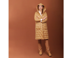 Haer coat 2 - Lange jas van stepstof in camel