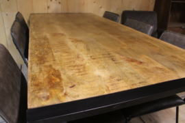 Eetkamertafel mangohout vanaf 140 cm