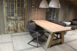 Stoere eikenhouten tafelblad