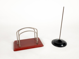 EJA - Vintage Brievenhouder  & vintage bonnenprikker - metaal -  Bauhaus - 50's