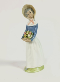 Vintage Tengra Valencia Spanje porselein standbeeld vrouw met bloemen