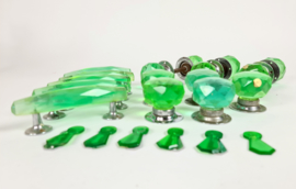 Plastic design - chroom - deurknoppen - deurklinken - handgrepen - sleutelafdekpklaat - diamand - facet - annagroen - 70's