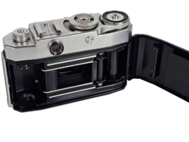 Carl Zeiss -  Ikon Contina - 45 mm les - W-Germany - 1950's