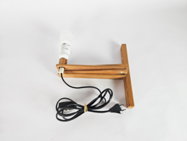 Ikea - scharnierlamp - wandlamp - model V505 - grenen - Zweden - 3e kwart 20e eeuw