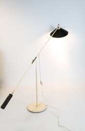 Anvia - ontwerp J.J.M. Hoogervorst - model 7058 - 'swingarm' - countergewicht - vloerlamp   - 1950's