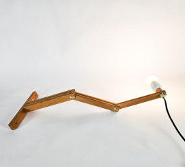 Ikea - scharnierlamp - wandlamp - model V505 - grenen - Zweden - 3e kwart 20e eeuw
